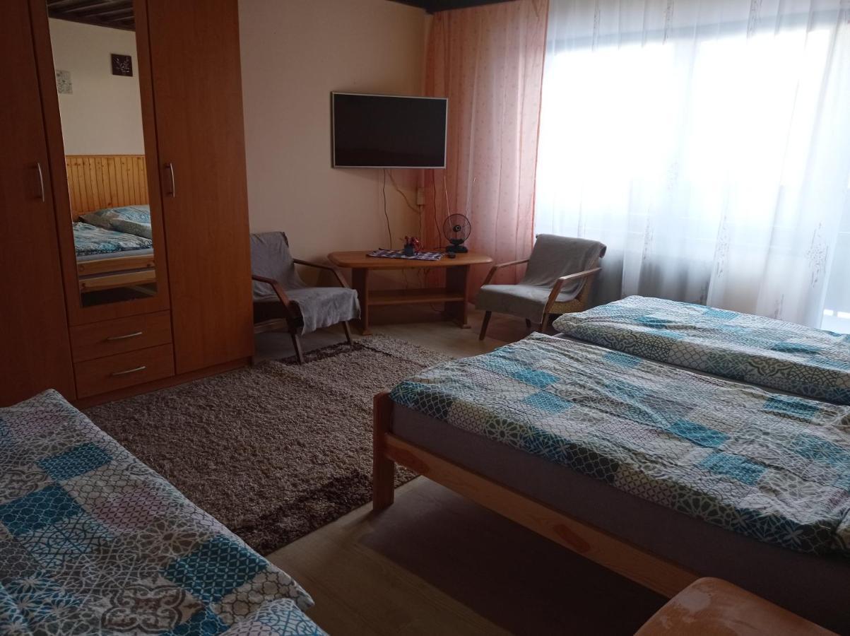 Penzion Sarka Hotel Štrba Екстериор снимка